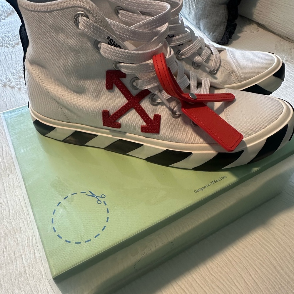 Off-White Red and White Sneakers - Picture 4 of 15